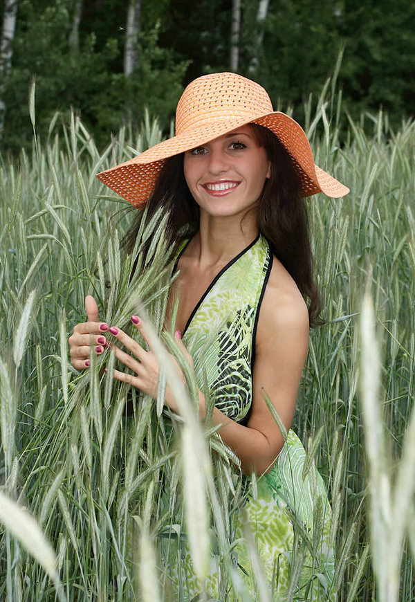 Елена, 18 лет, 6 размер груди